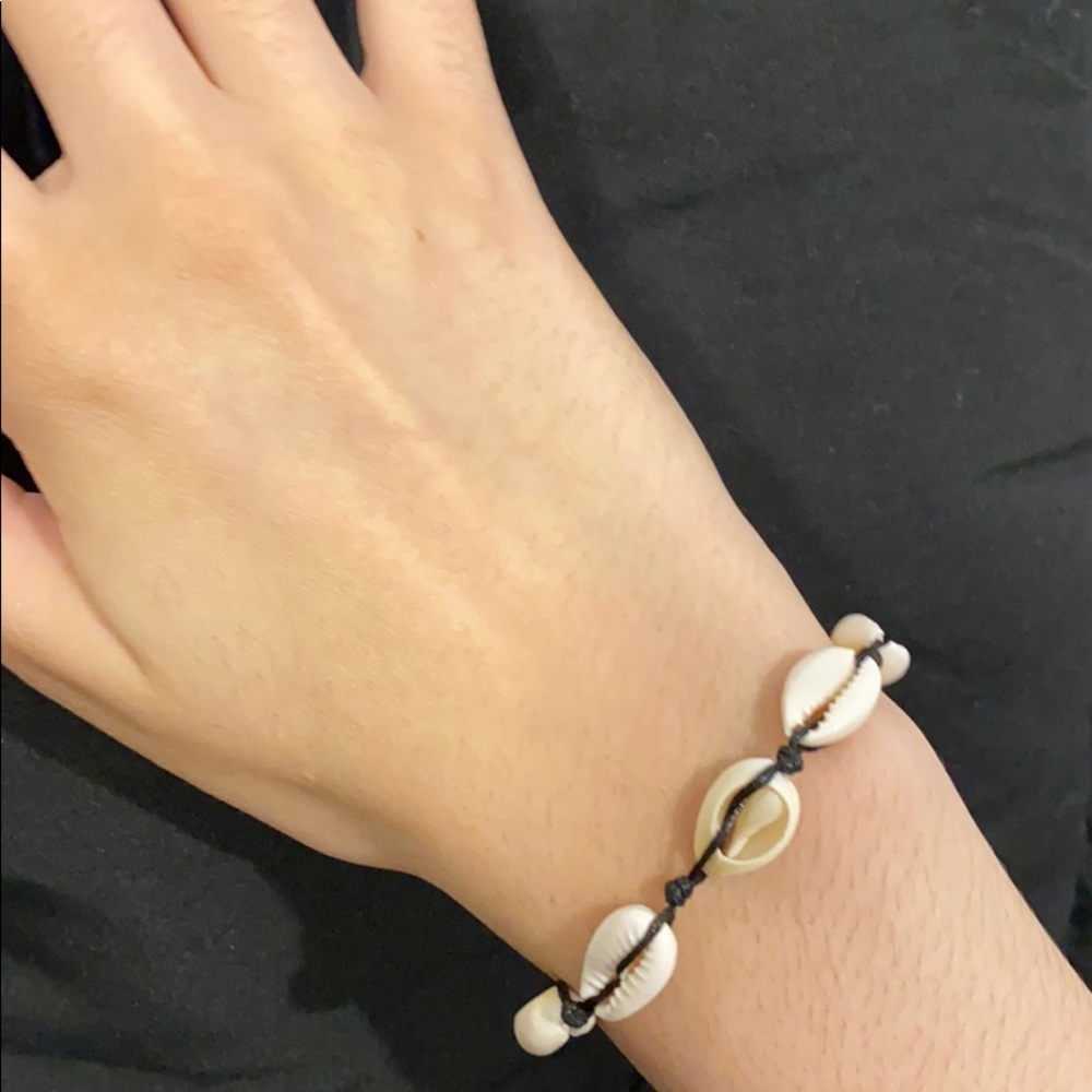 Shell Bracelet - Picture 4 of 4